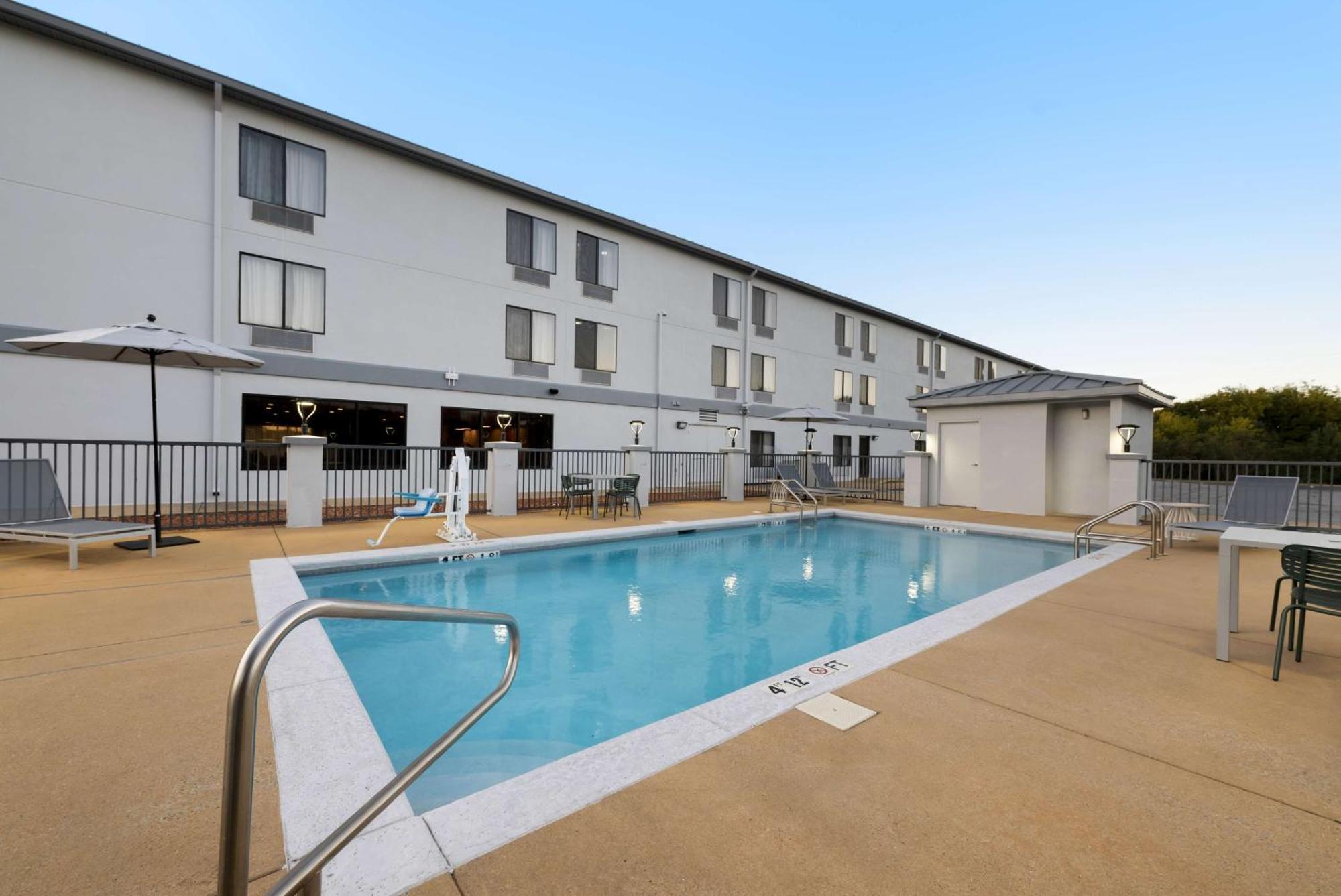 Spark By Hilton Tuscaloosa University Exterior photo